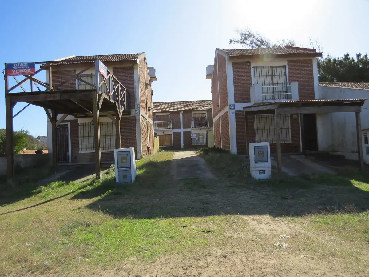 Dúplex con Balcones y Patio Privado – Calle 14 N°155, Las Toninas - Imagen 4