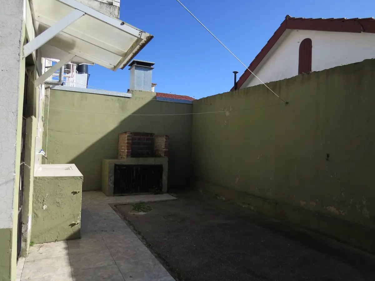 Dúplex con Balcones y Patio Privado – Calle 14 N°155, Las Toninas - Imagen 8