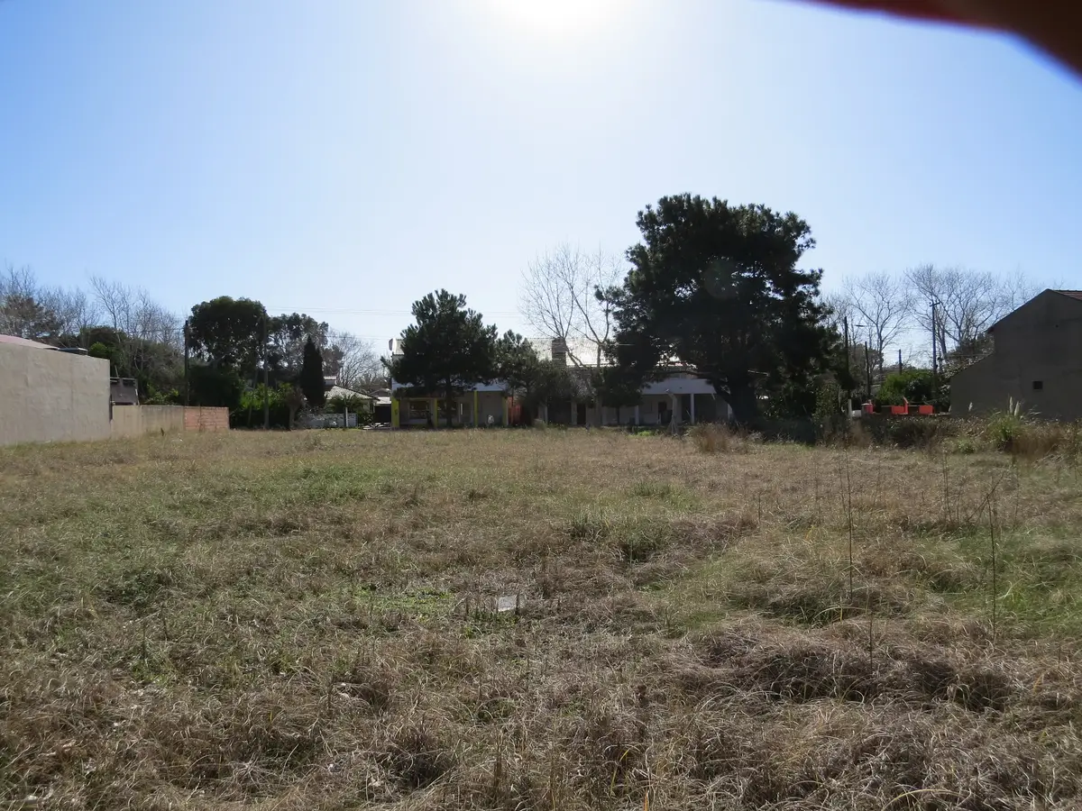 Gran Lote Llano Ideal para Construir – Calle 54 e/ 9 y 11, Costa Chica - Imagen 4