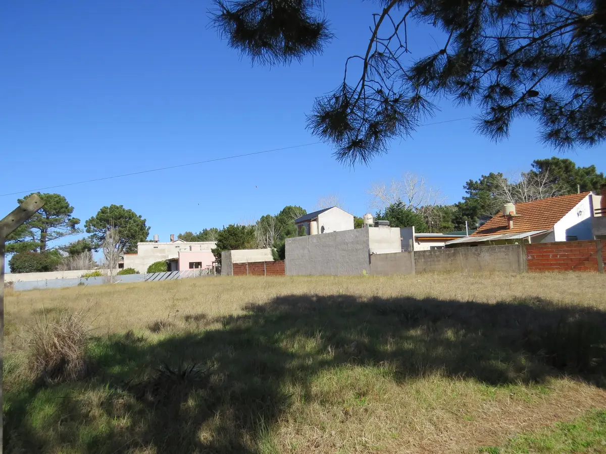 Gran Lote Llano Ideal para Construir – Calle 54 e/ 9 y 11, Costa Chica - Imagen 9