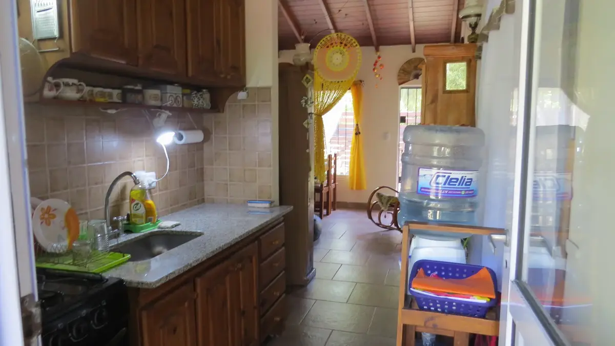 Casa con amplio parque – Calle 42 N°956, Las Toninas. - Imagen 8