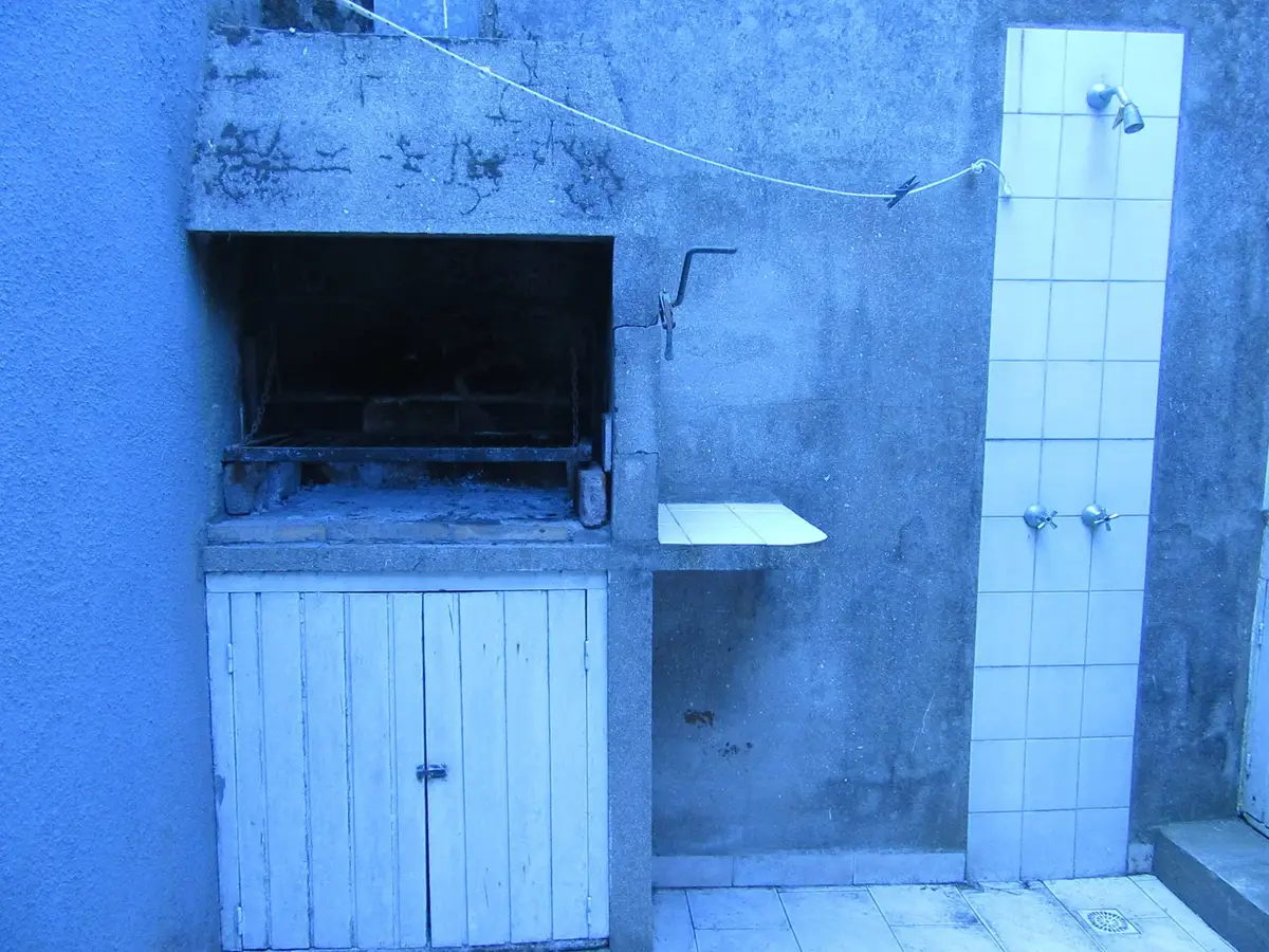 Dúplex sobre avenida comercial – Zona Centro, Las Toninas - Imagen 2