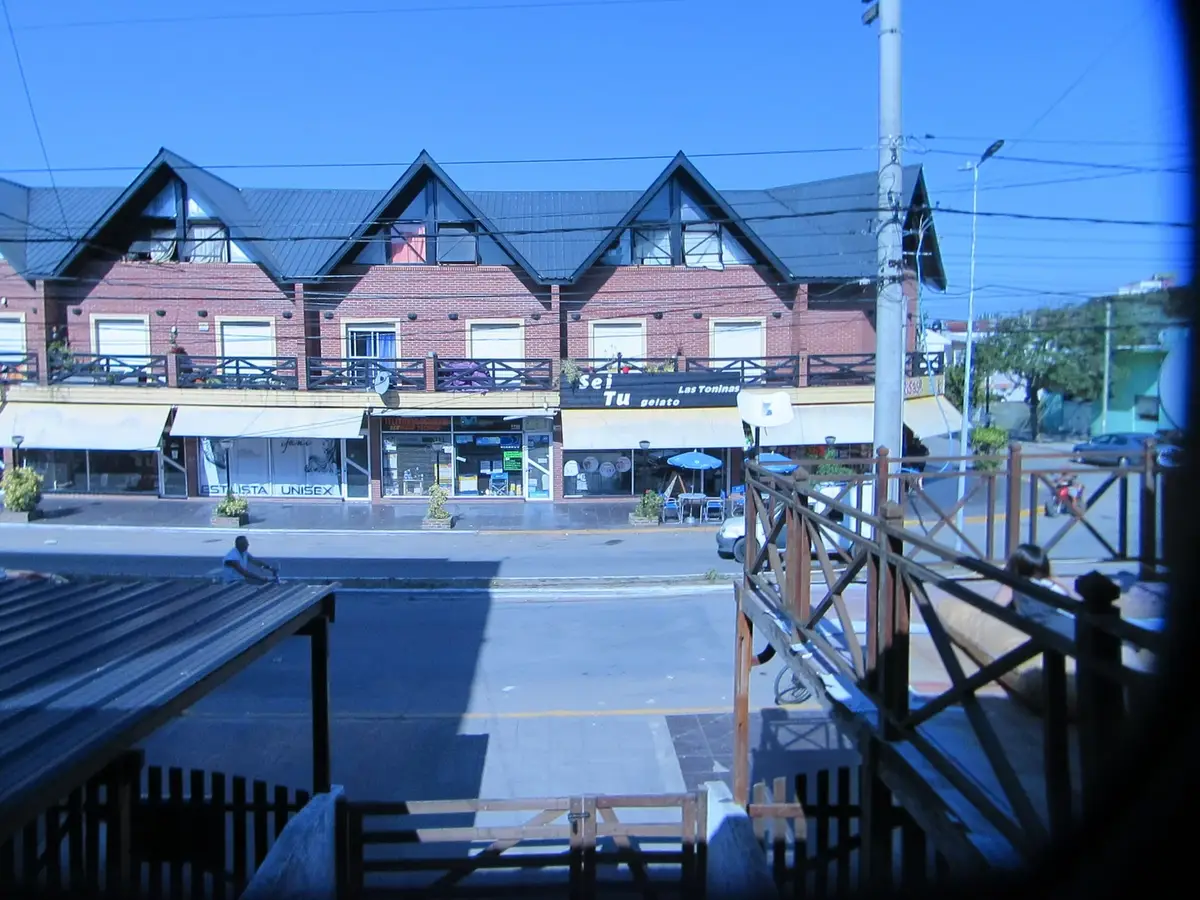 Dúplex sobre avenida comercial – Zona Centro, Las Toninas - Imagen 6