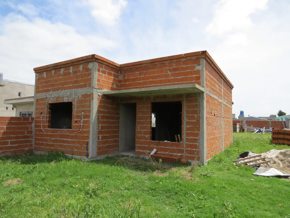 Complejo de 6 departamentos de 3 ambientes – Calle 24 N° 561 e/ 7 y 9 , Las Toninas - Imagen 2