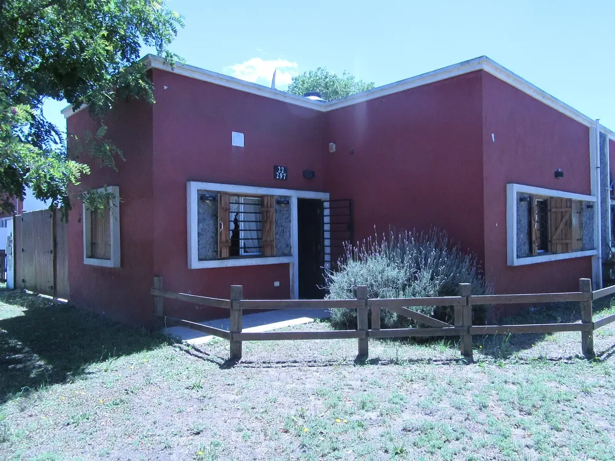 ¡Casa tipo PH con gas natural! – Calle 22 N° 297, Las Toninas
