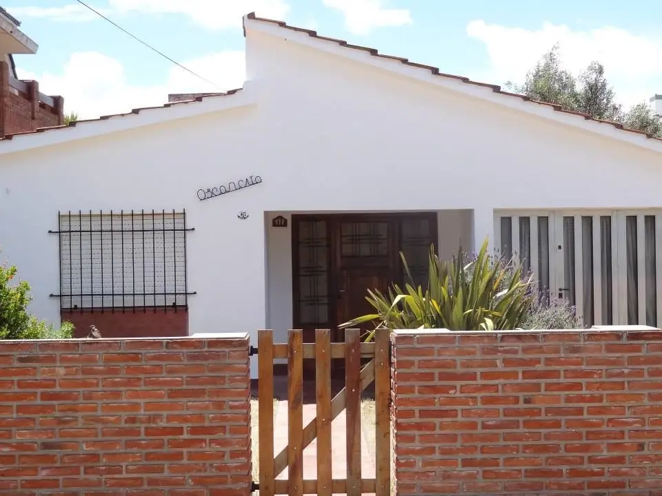 Casa con Lote y Garaje Cerrado – Calle 29 N° 417 Esq. 4, Santa Teresita
