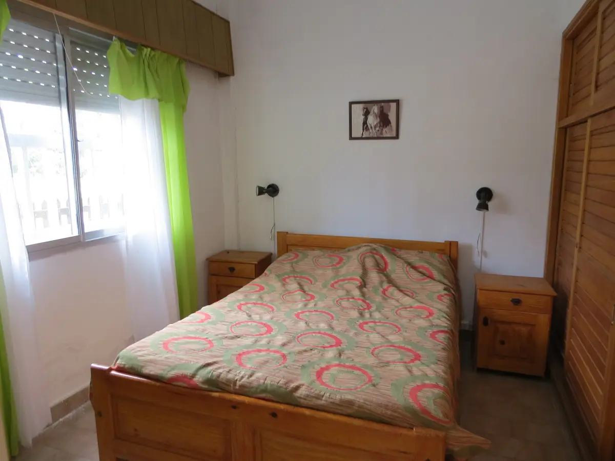 ¡Amplia casa con doble patio y excelente ubicación! – Calle 10 N°395, esquina 7, Las Toninas