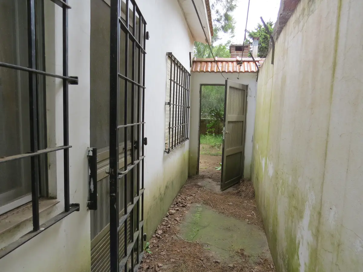 ¡Amplia casa con doble patio y excelente ubicación! – Calle 10 N°395, esquina 7, Las Toninas - Imagen 5