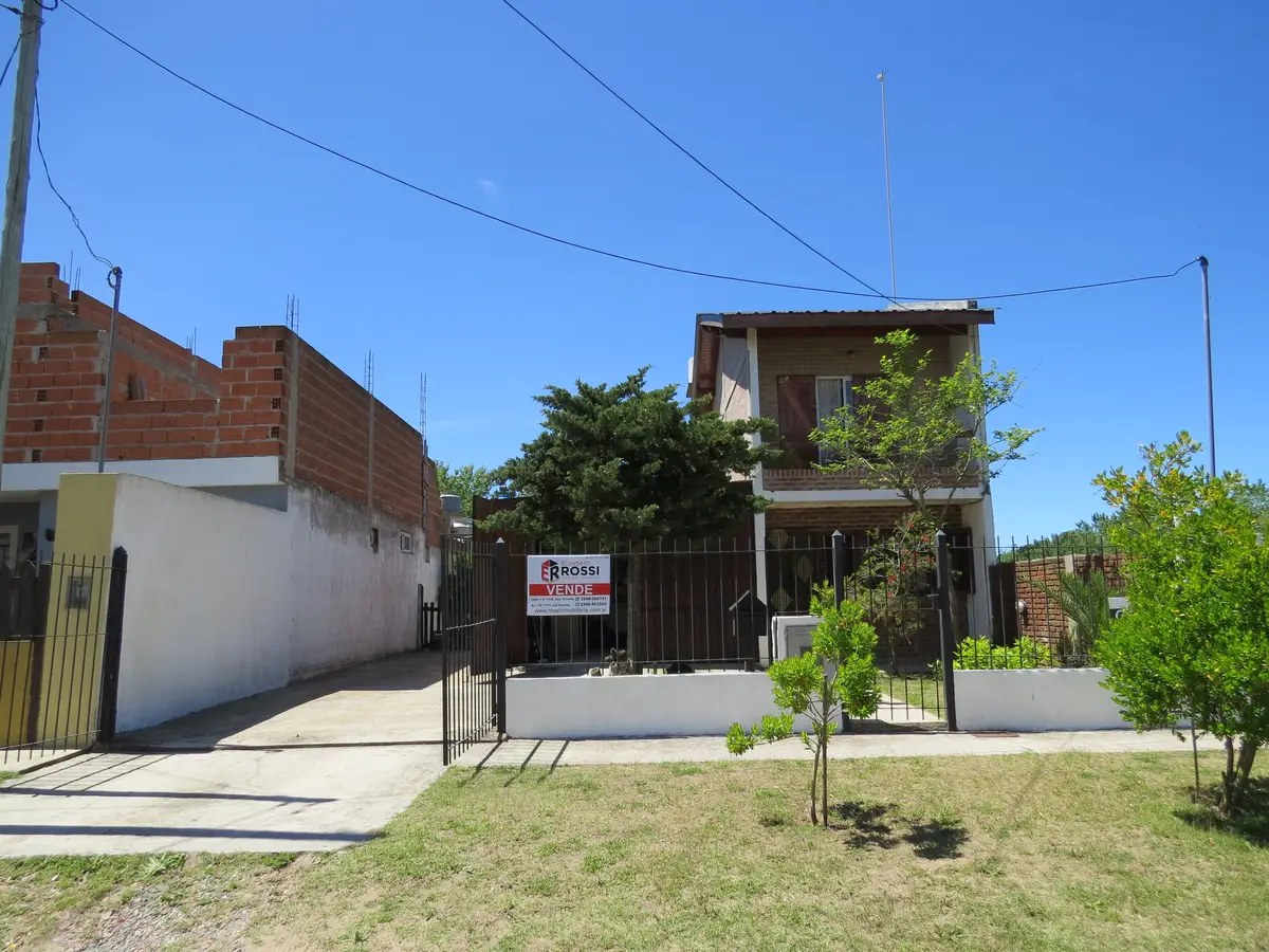 Casa con quincho, patio y garaje cerrado – Calle 11 N°2228, Las Toninas - Imagen 2