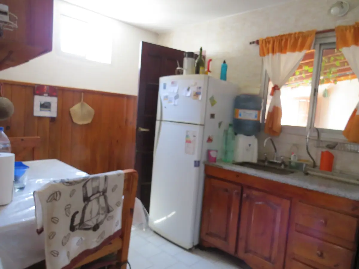 Casa con quincho, patio y garaje cerrado – Calle 11 N°2228, Las Toninas - Imagen 13