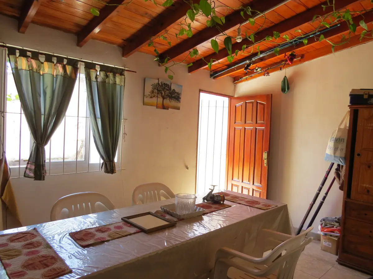 Casa con quincho, patio y garaje cerrado – Calle 11 N°2228, Las Toninas - Imagen 18