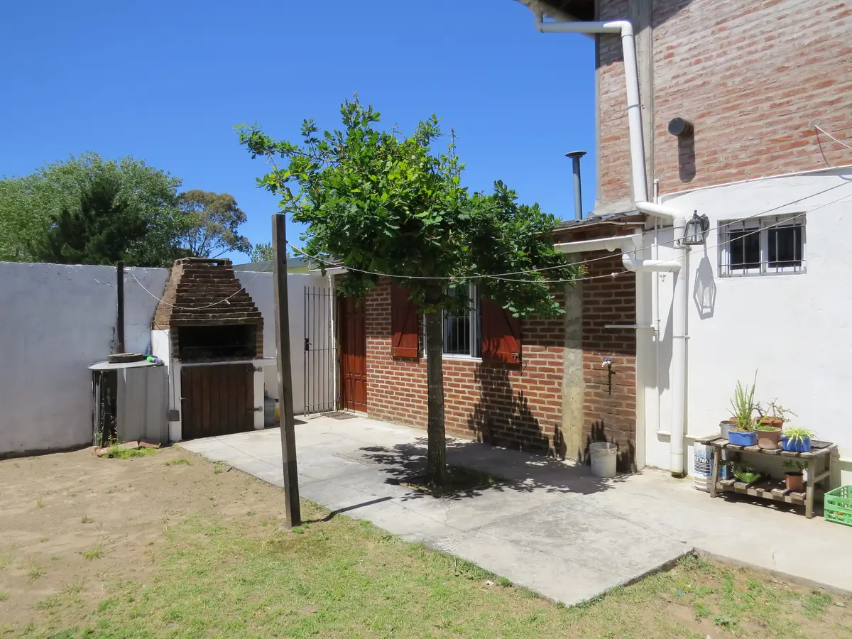 Casa con quincho, patio y garaje cerrado – Calle 11 N°2228, Las Toninas - Imagen 6