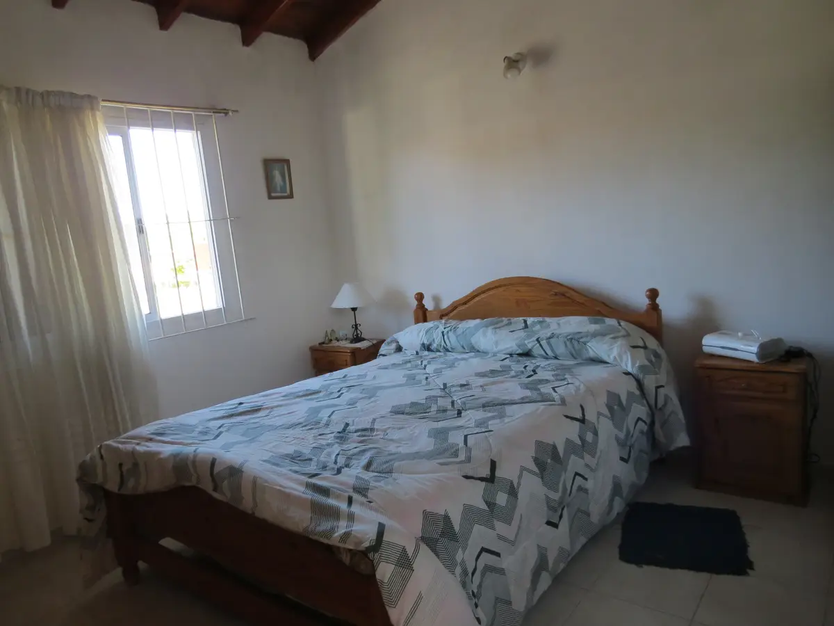 Casa con quincho, patio y garaje cerrado – Calle 11 N°2228, Las Toninas - Imagen 11