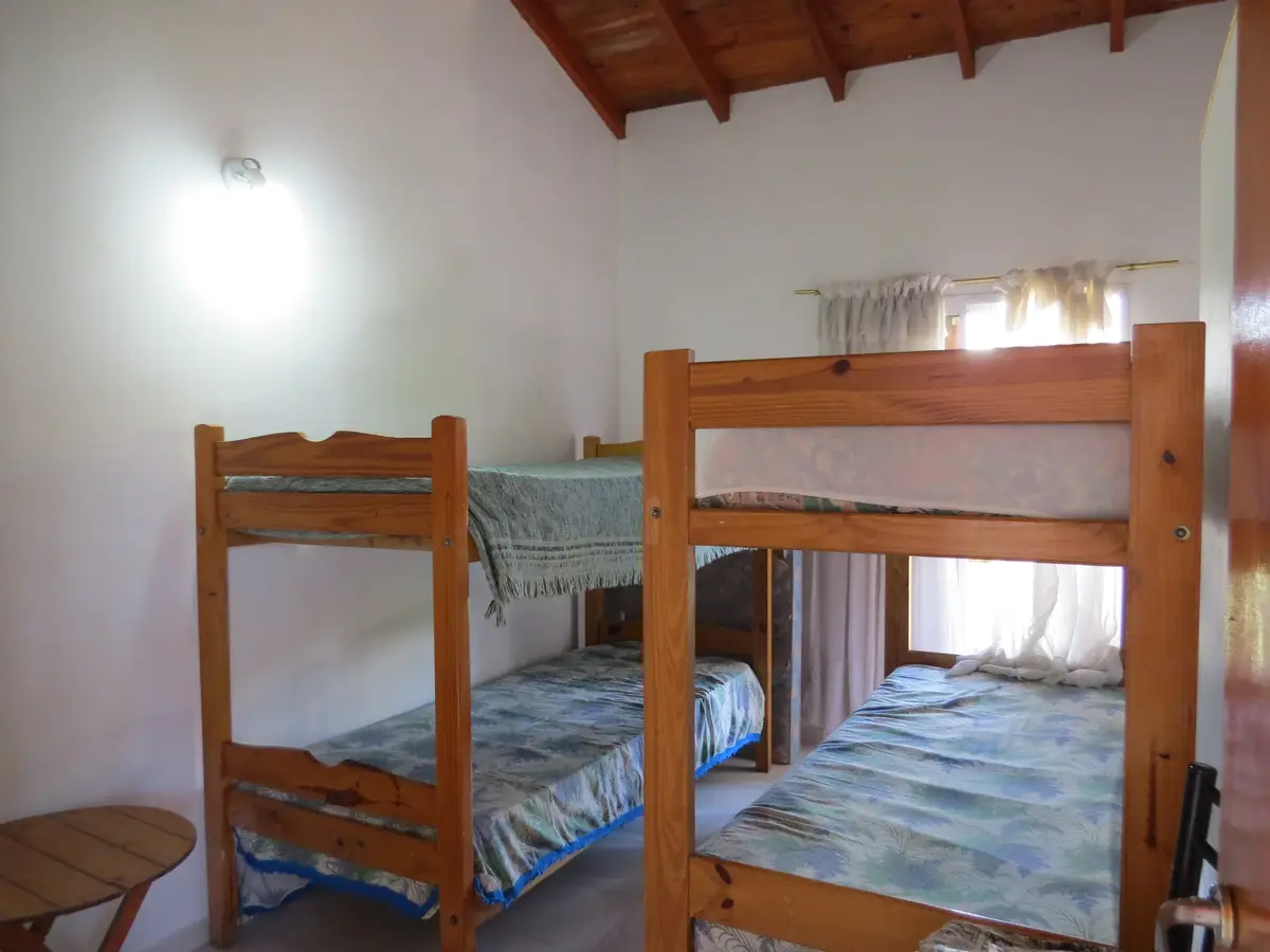 Casa con quincho, patio y garaje cerrado – Calle 11 N°2228, Las Toninas - Imagen 13