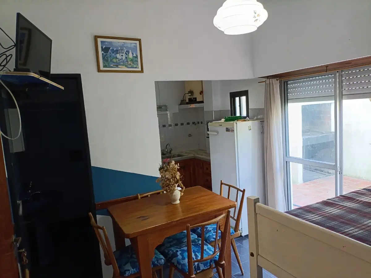 Departamento con patio, parrilla y garaje - Costanera N°1867 - Imagen 2