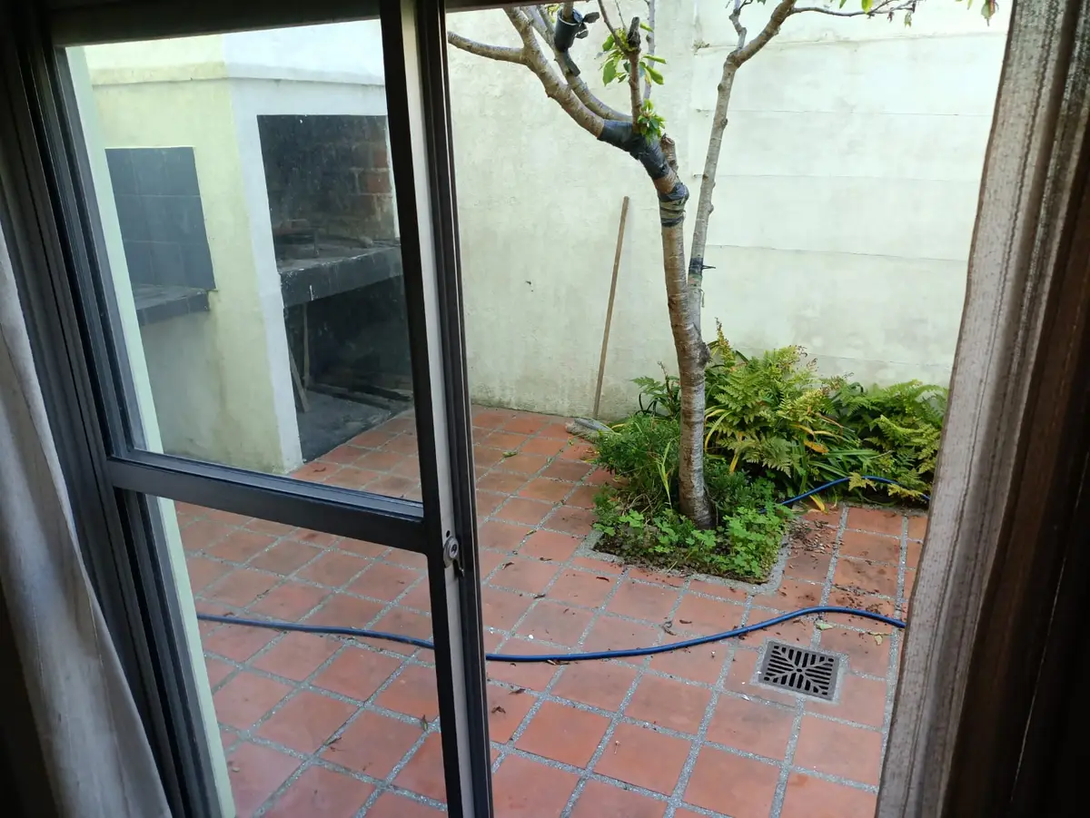 Departamento con patio, parrilla y garaje - Costanera N°1867 - Imagen 8