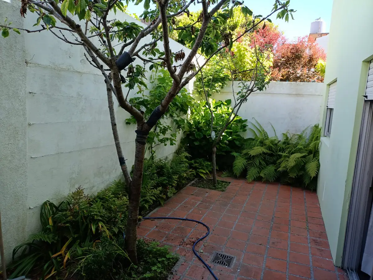 Departamento con patio, parrilla y garaje - Costanera N°1867 - Imagen 9