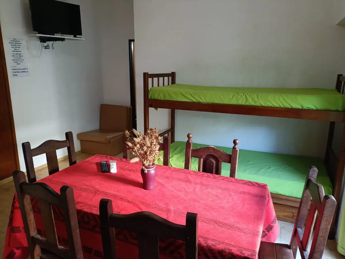 Departamento con patio, parilla y garaje - Costanera 1867 - Imagen 2