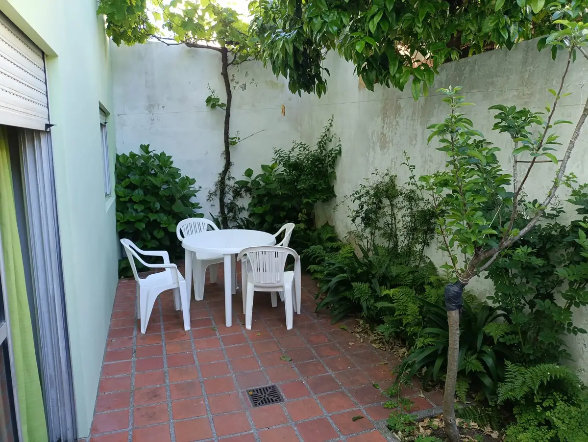 Departamento con patio, parilla y garaje - Costanera 1867 - Imagen 4