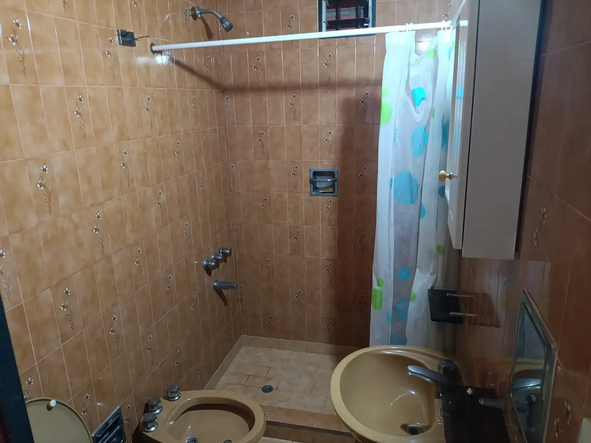 Departamento con patio, parilla y garaje - Costanera 1867 - Imagen 12