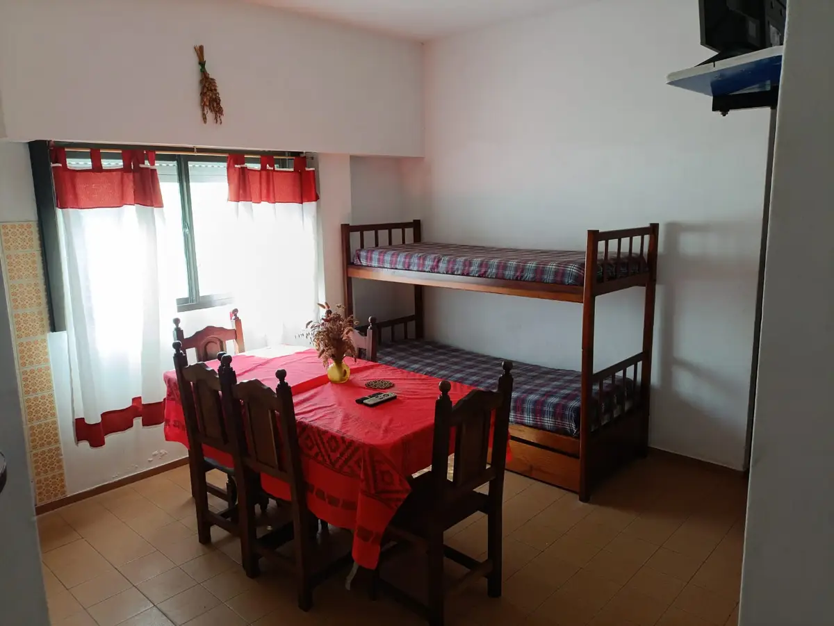 Departamento con patio, parrilla y garaje - Costanera 1867 - Imagen 3