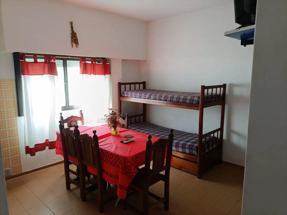 Departamento con patio, parrilla y garaje - Costanera 1867 - Imagen 4