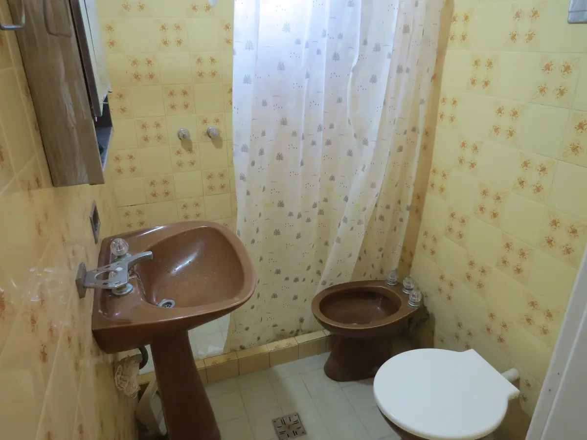 Casa con patio y parrilla – Calle 5 N°1666, Las Toninas - Imagen 1