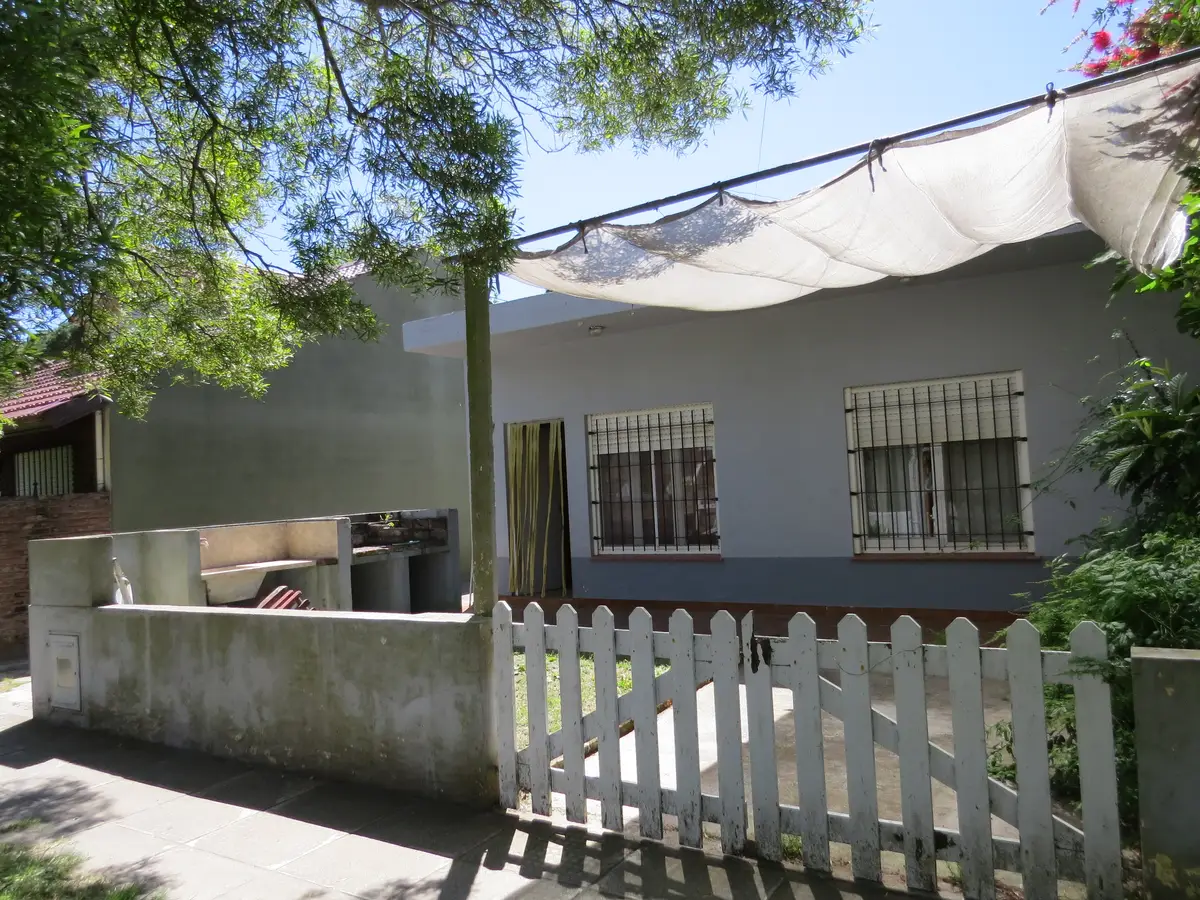 Casa con patio y parrilla – Calle 5 N°1666, Las Toninas - Imagen 4