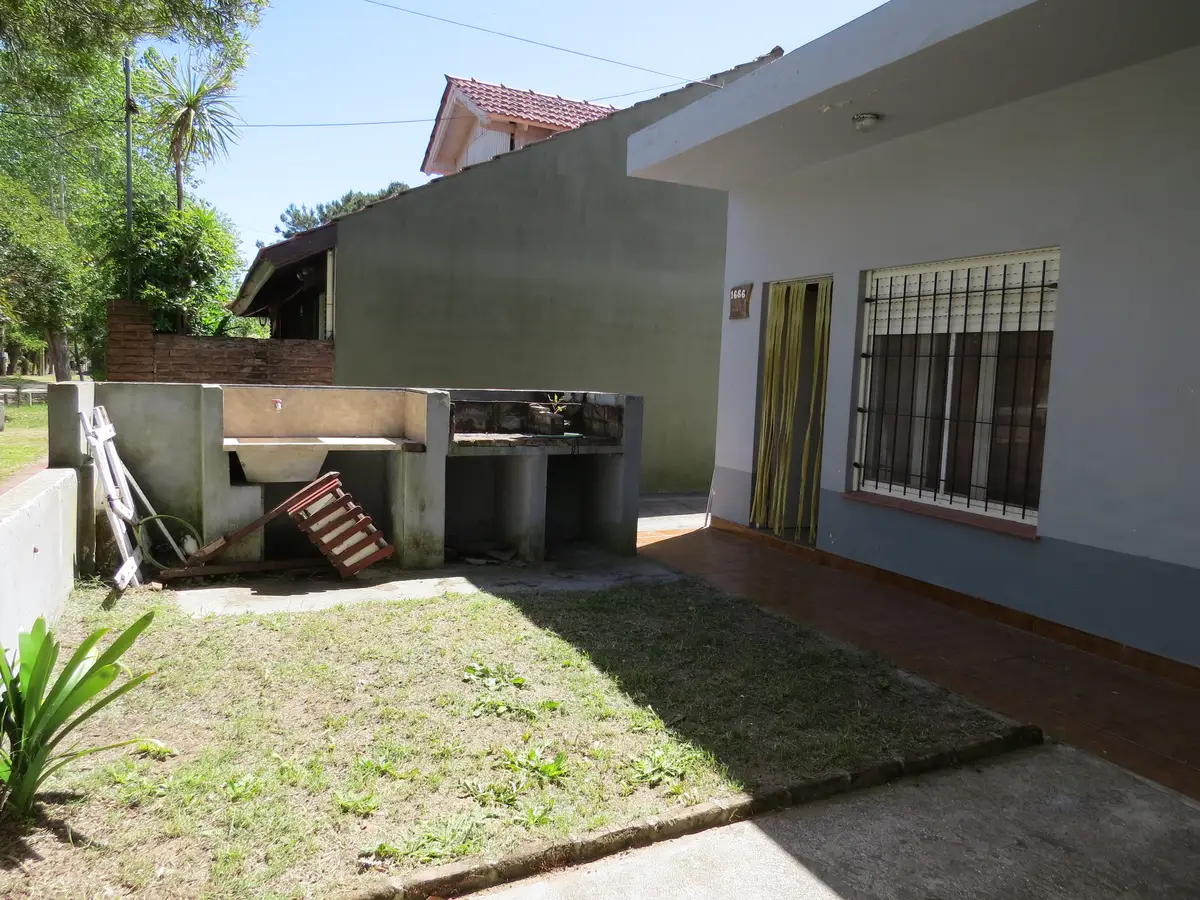 Casa con patio y parrilla – Calle 5 N°1666, Las Toninas - Imagen 6