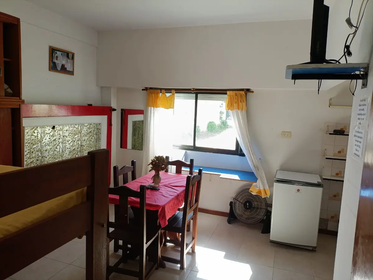 Departamento con parrilla, patio y garje - Costanera 1867 - Imagen 3