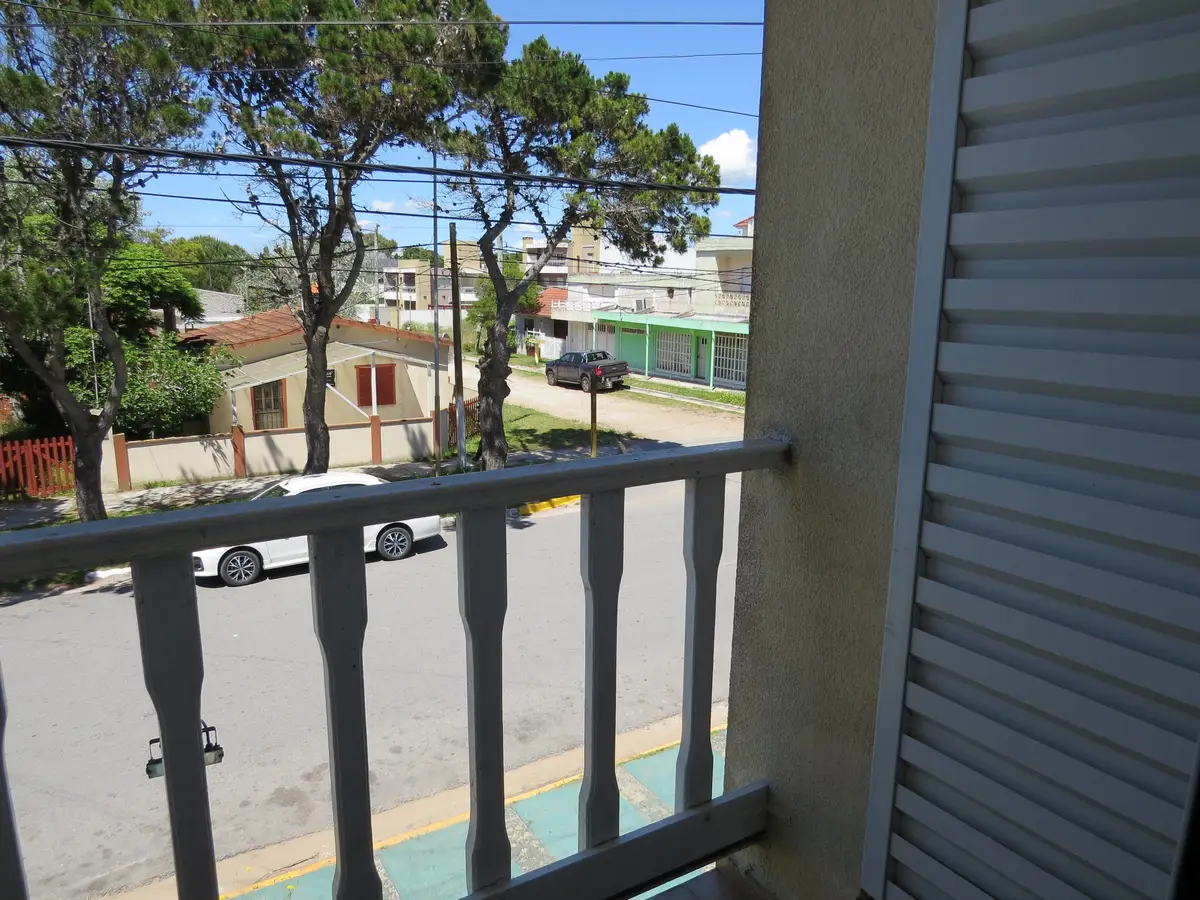 Dúplex con balcón y parrilla – Calle 3 N°1098 Dto 3, Las Toninas - Imagen 3