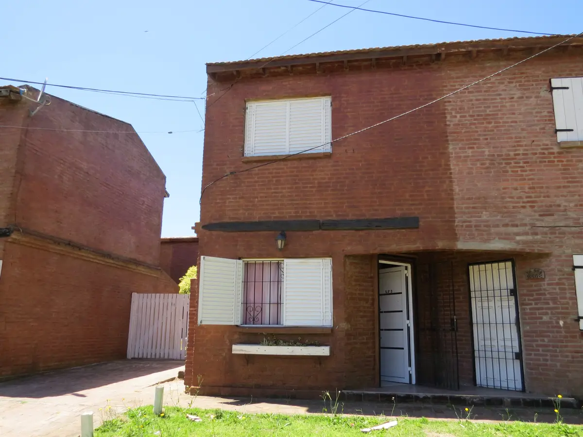 Dúplex con patio y parrilla – Calle 5 N°2166 UF 3, Las Toninas - Imagen 1