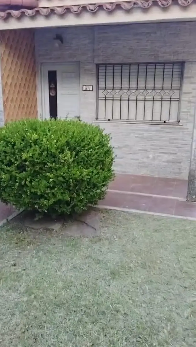 Hermosa casa con patio - Imagen 3