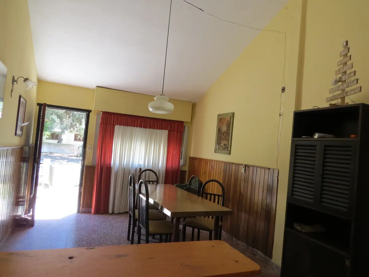 Casa con Cochera y Amplio Terreno – Calle 44 N° 970, Las Toninas - Imagen 8