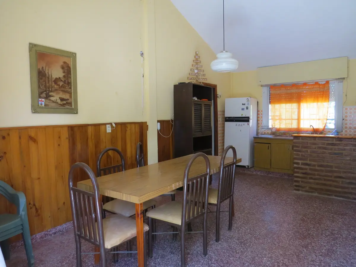 Casa con Cochera y Amplio Terreno – Calle 44 N° 970, Las Toninas - Imagen 9