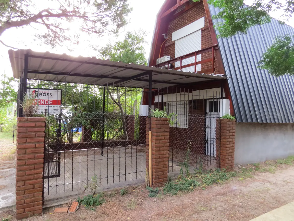 Casa Alpina en Complejo – Calle 16 Nº 943, Las Toninas - Imagen 1