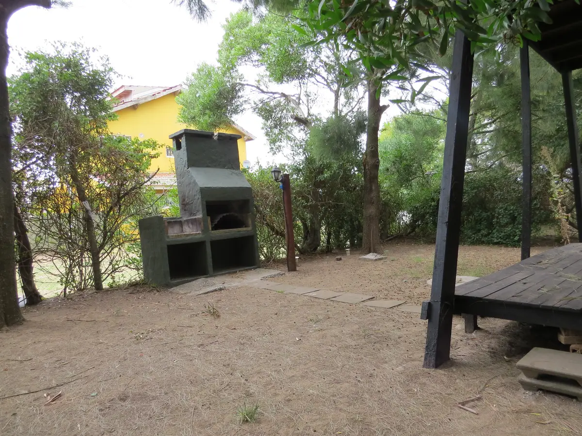 Complejo de Cabañas Alpinas + Lote Libre Frente a los Médanos – Calle 58 N°197, Costa Chica - Imagen 1