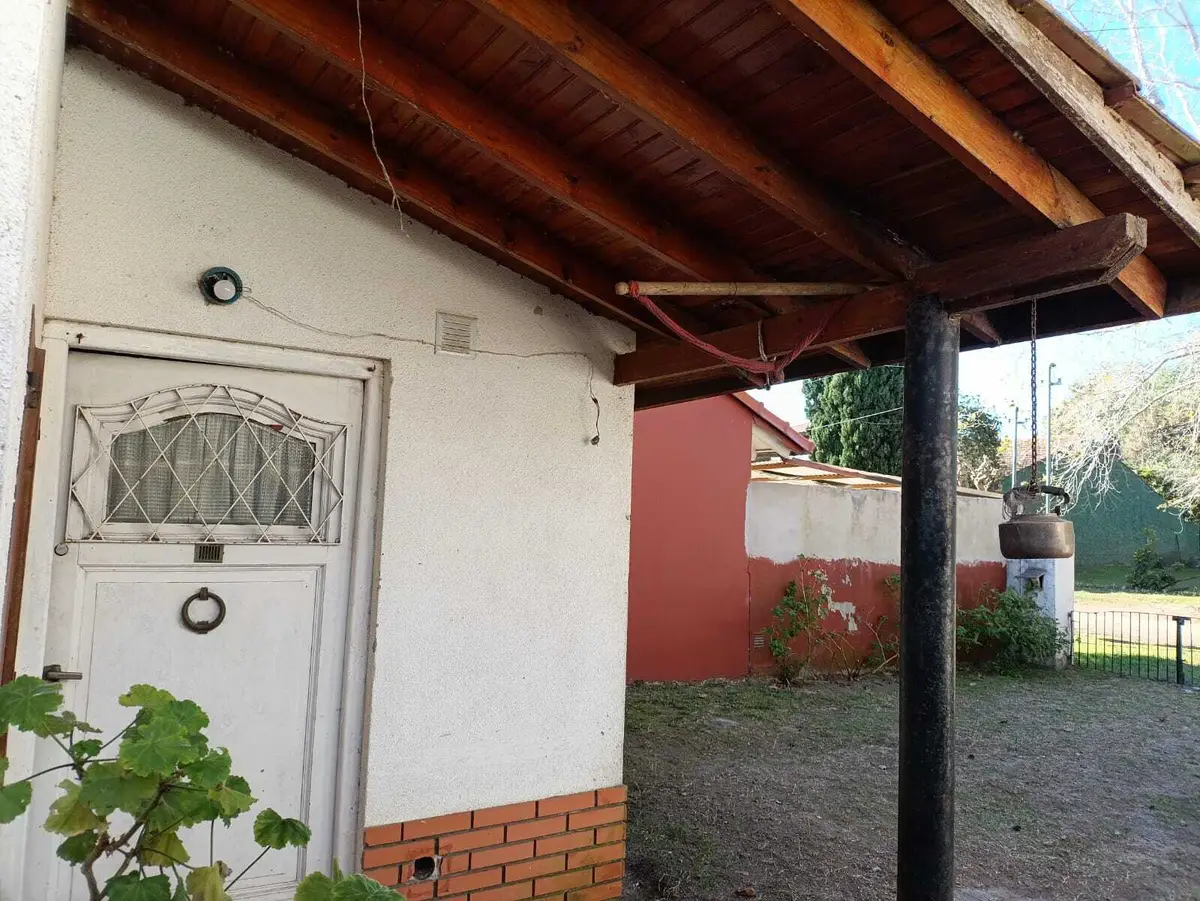 Oportunidad! Casa + departamento - Imagen 2