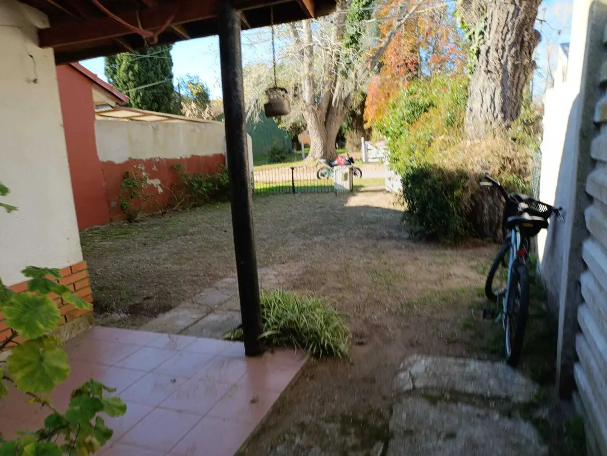 Oportunidad! Casa + departamento - Imagen 3
