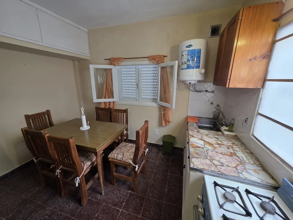 Departamento en Excelente Estado y Cercano al Mar – Calle 35 N° 275, Santa Teresita