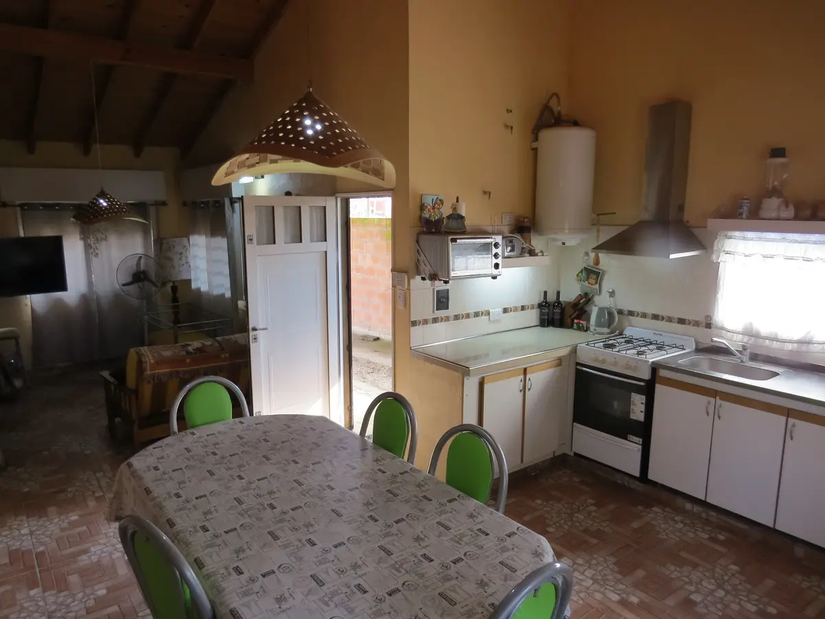 Casa en Barrio Tranquilo – Calle 9 N° 2122, Las Toninas - Imagen 2