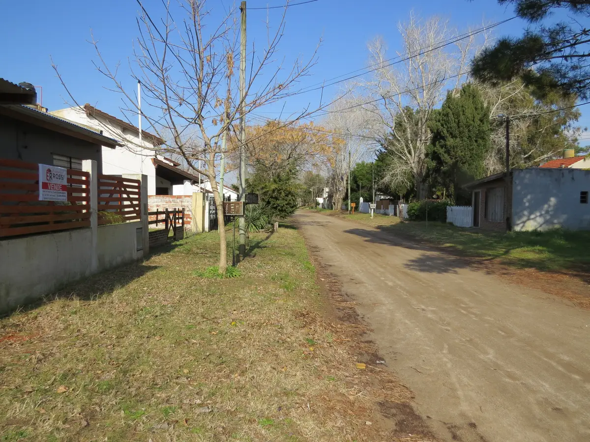 Casa en Barrio Tranquilo – Calle 9 N° 2122, Las Toninas - Imagen 1