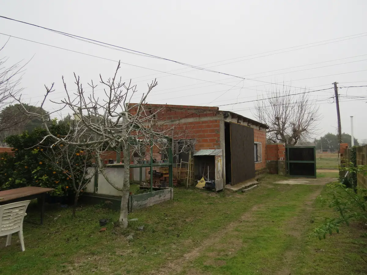 Complejo con Casa + Departamento + Galpón – Calle 15 N° 78, Las Toninas - Imagen 1