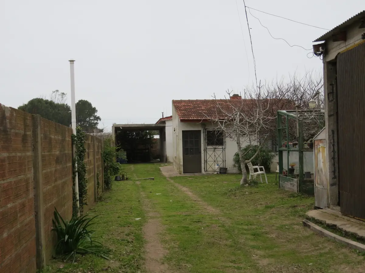 Complejo con Casa + Departamento + Galpón – Calle 15 N° 78, Las Toninas - Imagen 2