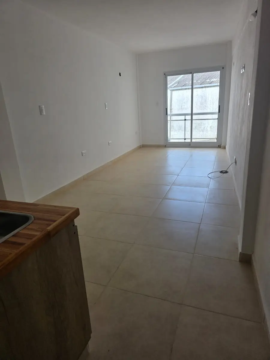 Monoambiente con Balcón y Quincho – Calle 3 e/ 41 y 42, Santa Teresita - Imagen 1
