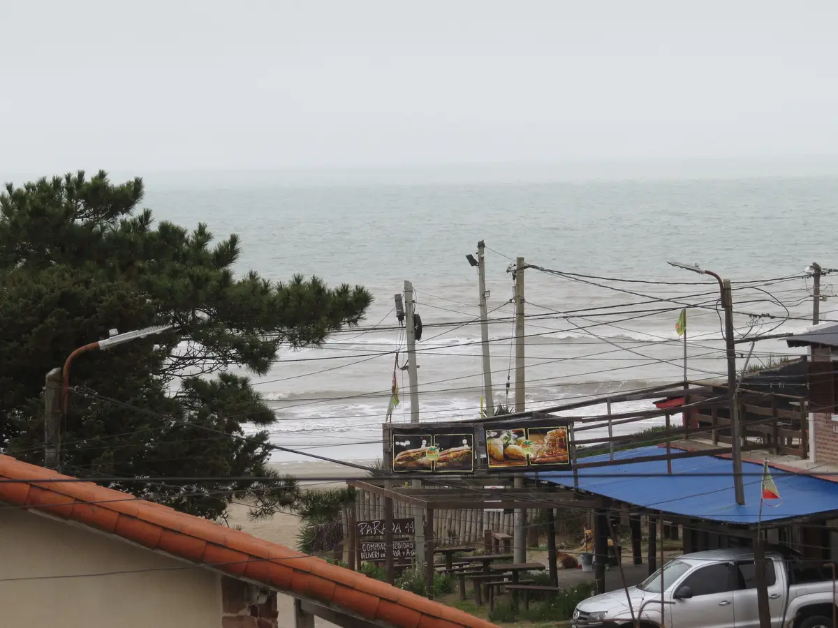 Excelente Ubicación a Pasos del Mar con Vista al Mar – 3 Ambientes - Imagen 9