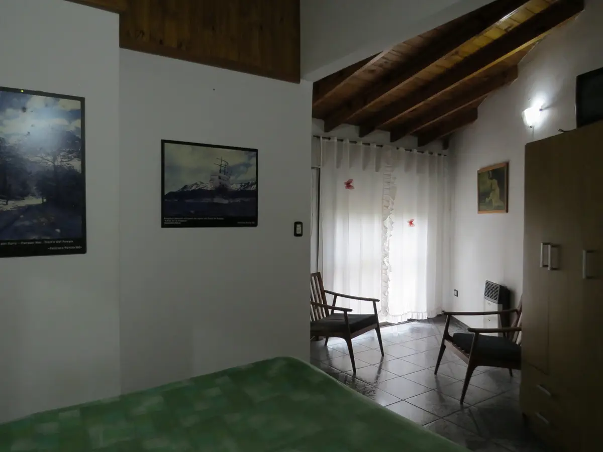 Dúplex de Dimensiones Extraordinarias con Jardín, Balcón y Espacio para Varios Vehículos - Imagen 2