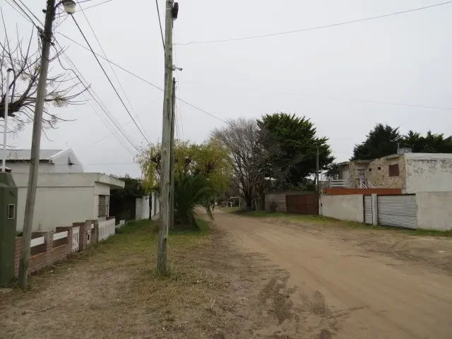 Lote nivelado y con excelente ubicación – Calle 5 e/ 24 y 26, Las Toninas - Imagen 6